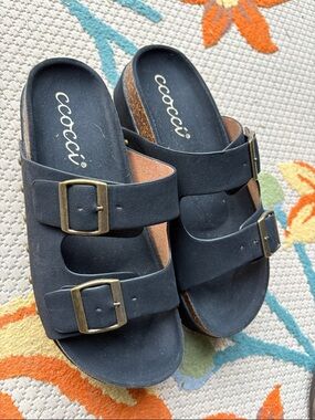 CCOCCI Black Double-Buckle Kids Sandals with Gold Buckles
